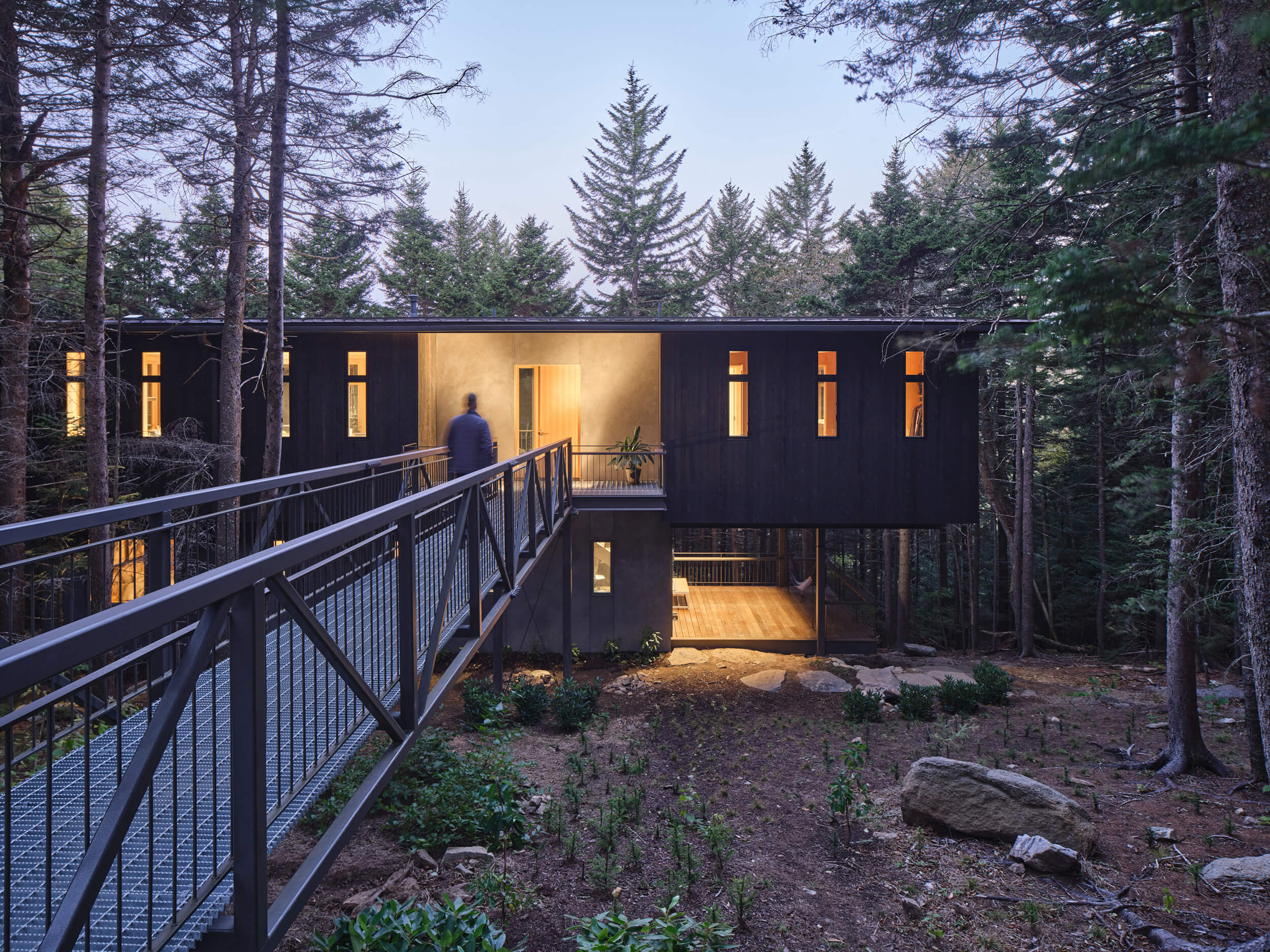 Spruce Ridge Cabin Exterior Pedestrian Bridge